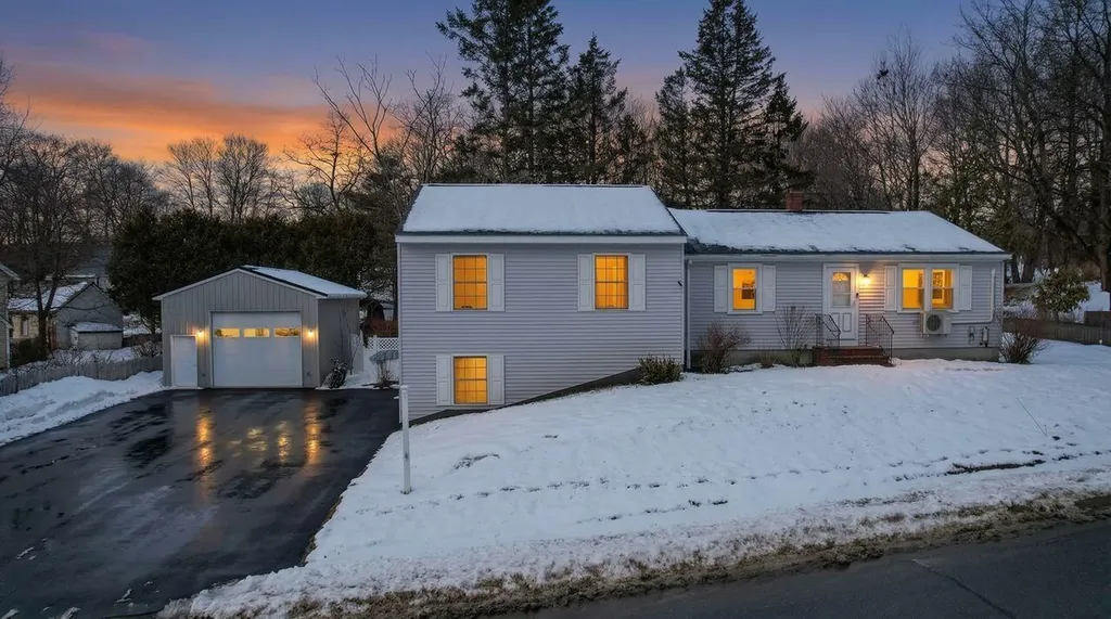 30 Deane Street Ellsworth ME 04605