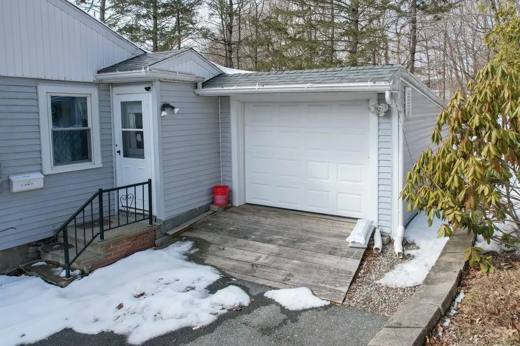 30 Deane Street Ellsworth ME 04605