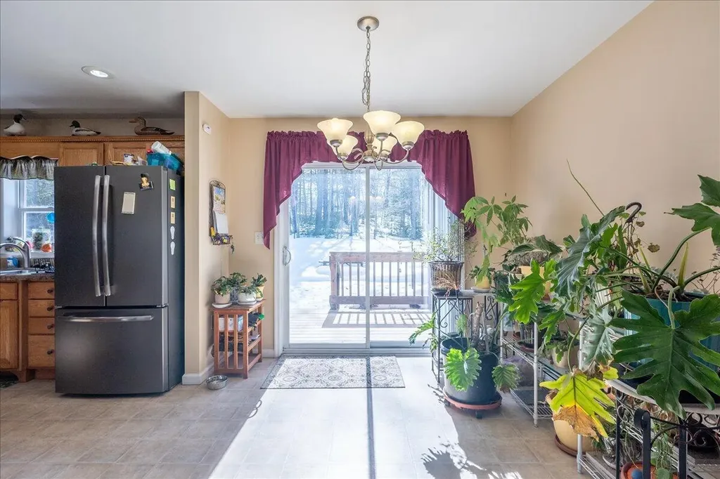 407 Waldoboro Road Friendship ME 04547