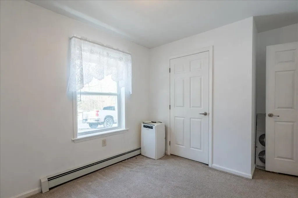 407 Waldoboro Road Friendship ME 04547