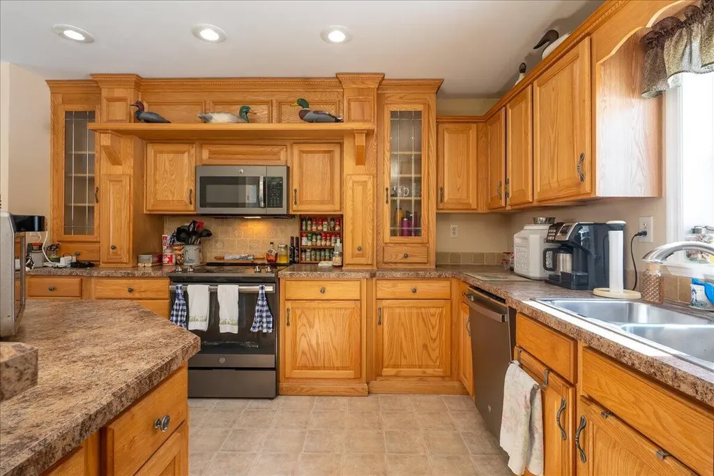 407 Waldoboro Road Friendship ME 04547