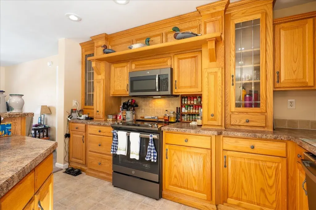 407 Waldoboro Road Friendship ME 04547