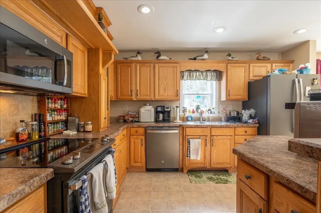 407 Waldoboro Road Friendship ME 04547