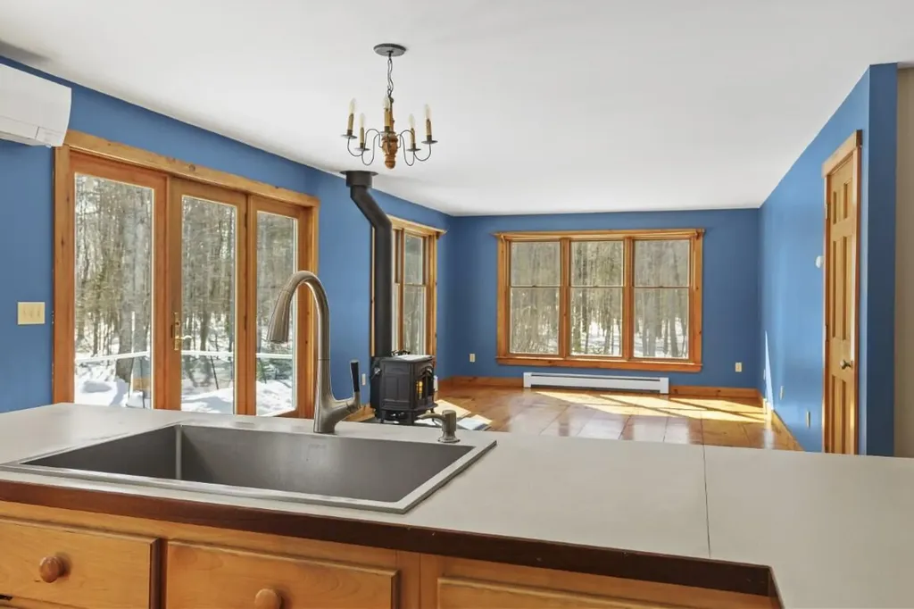 35 Old Farm Road Nobleboro ME 04555