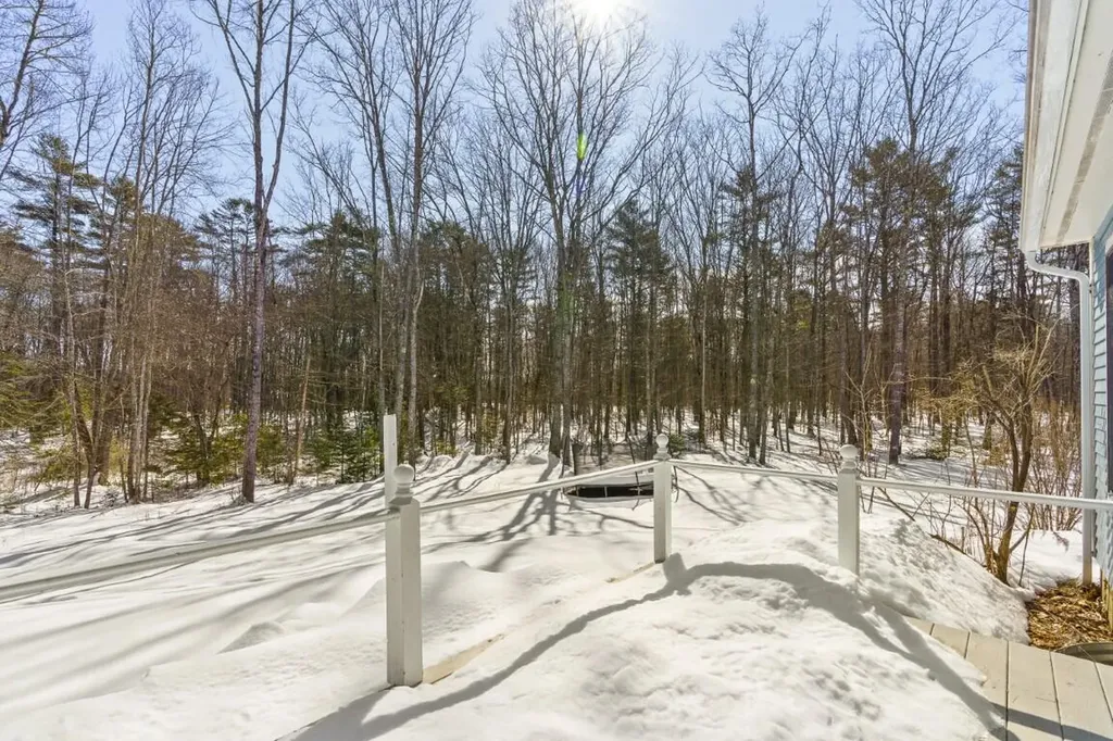 35 Old Farm Road Nobleboro ME 04555