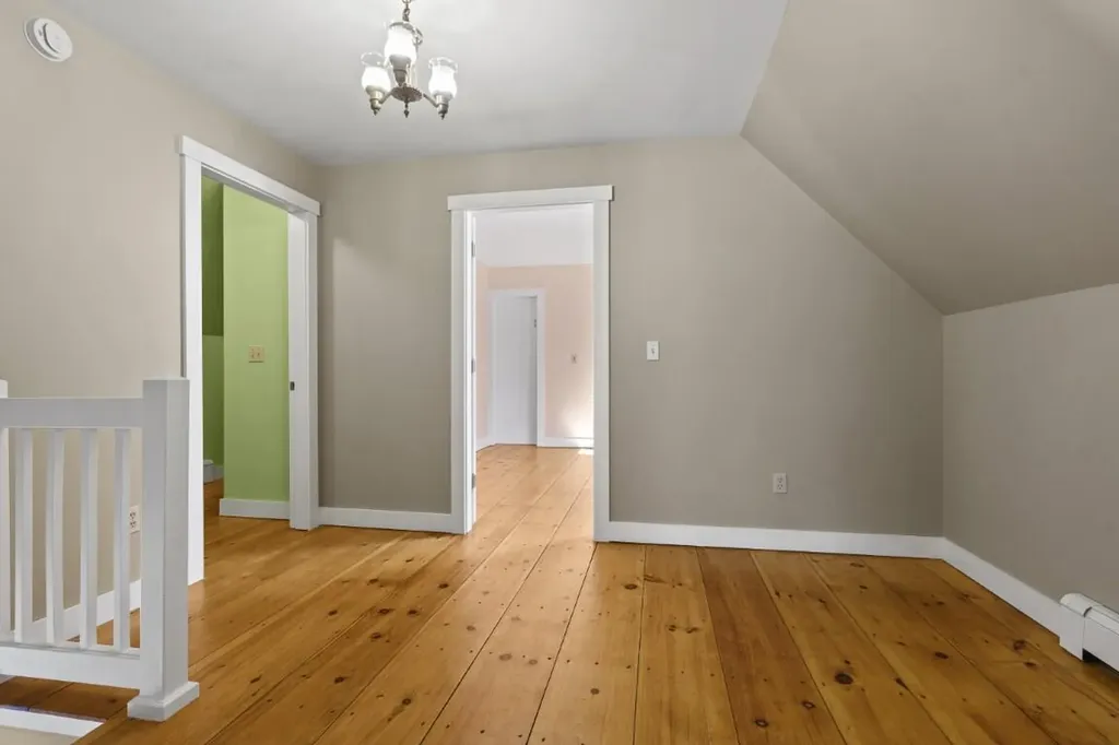 35 Old Farm Road Nobleboro ME 04555