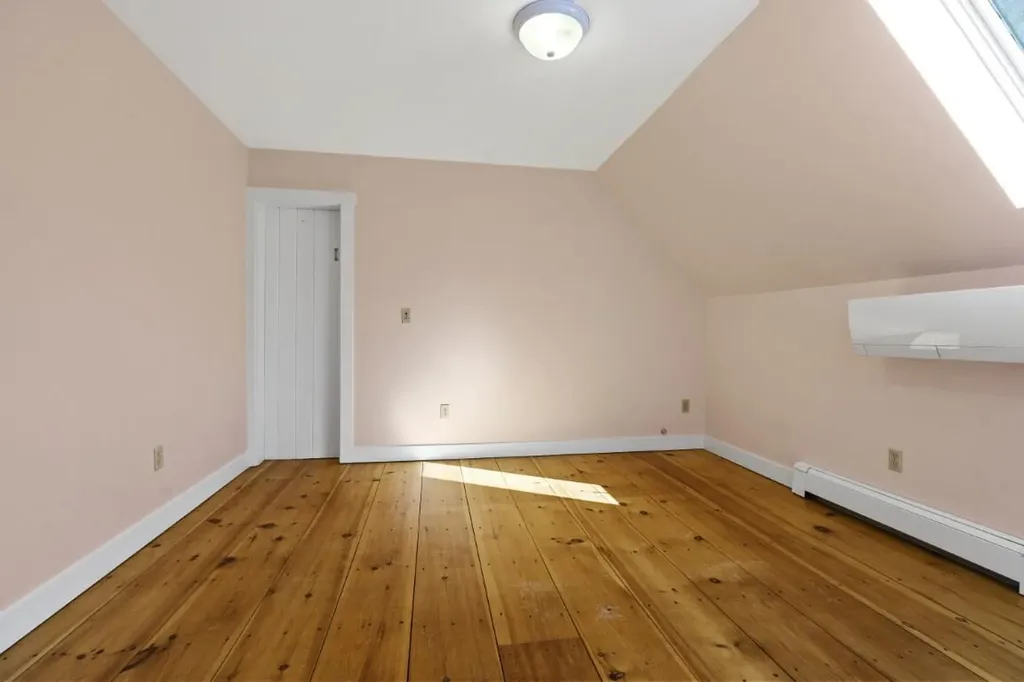 35 Old Farm Road Nobleboro ME 04555