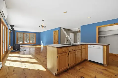 35 Old Farm Road Nobleboro ME 04555
