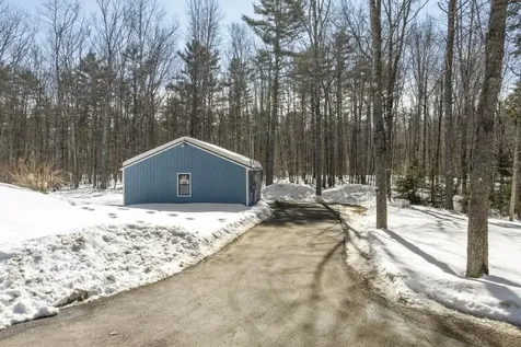 35 Old Farm Road Nobleboro ME 04555