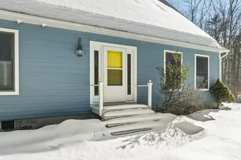 35 Old Farm Road Nobleboro ME 04555