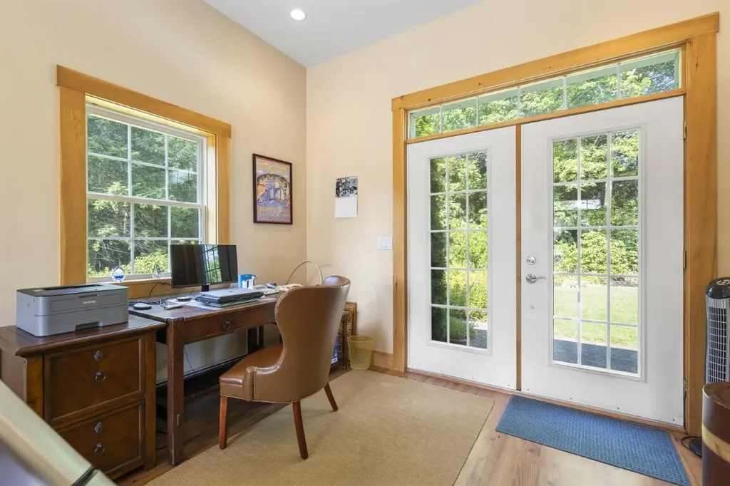 29 Wiscasset Road Boothbay ME 04537
