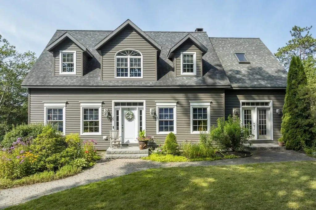 29 Wiscasset Road Boothbay ME 04537