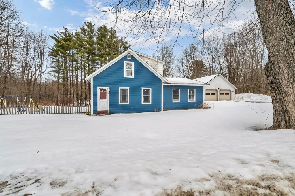 16 Libby Hill Road Gardiner ME 04345