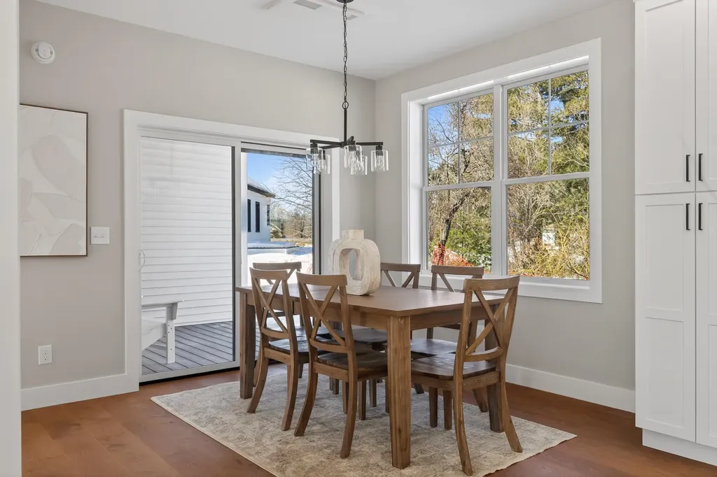 152 Owl's Nest Road Portland ME 04102