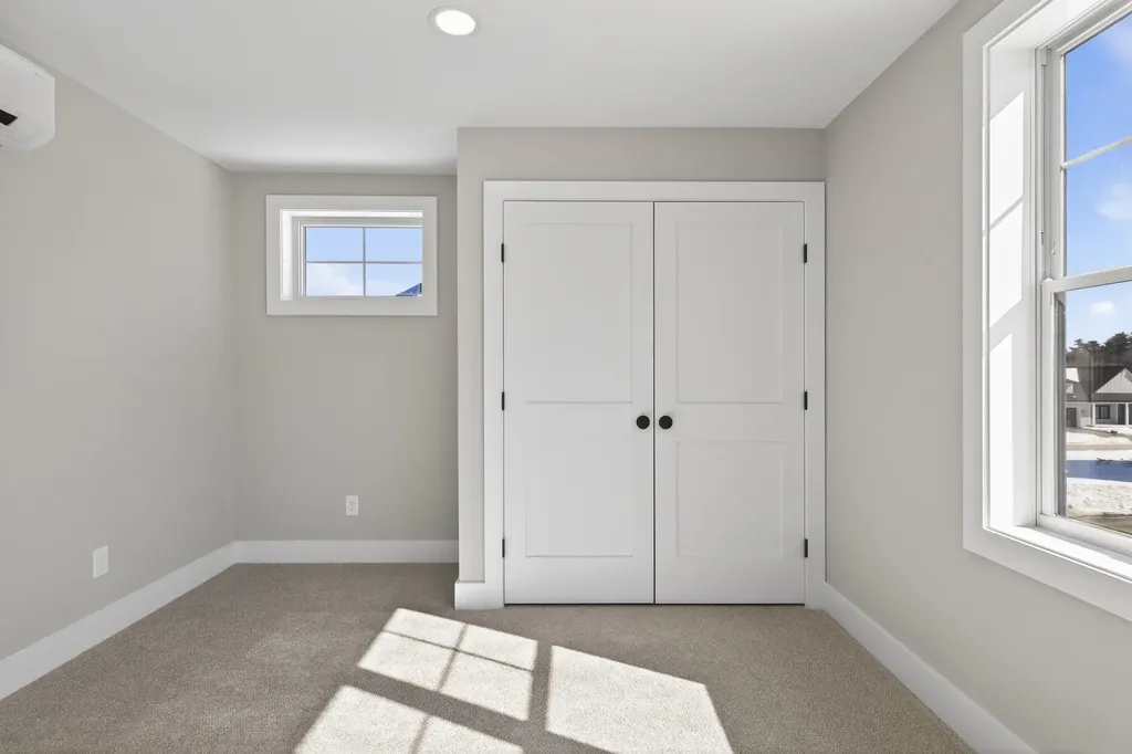 152 Owl's Nest Road Portland ME 04102