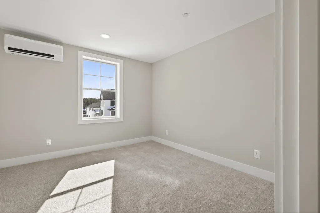 152 Owl's Nest Road Portland ME 04102