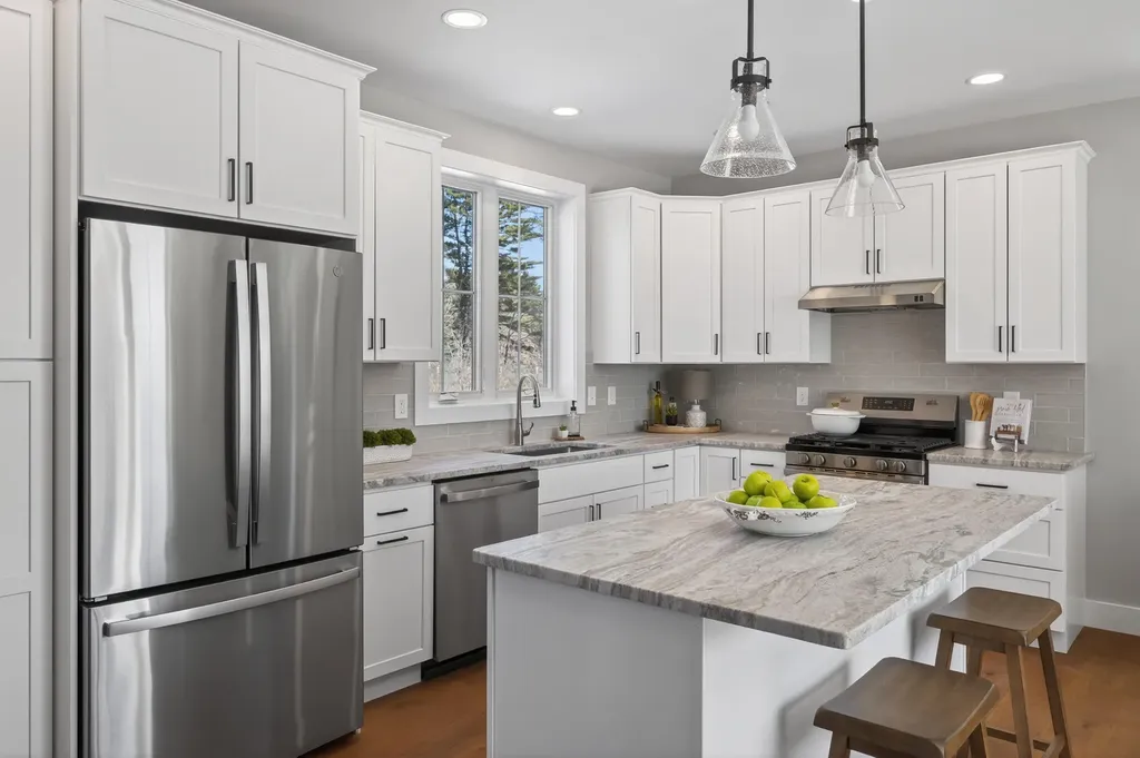 152 Owl's Nest Road Portland ME 04102