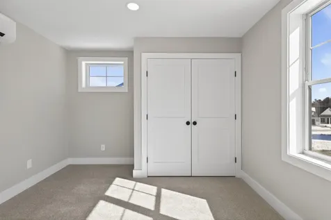 152 Owl's Nest Road Portland ME 04102