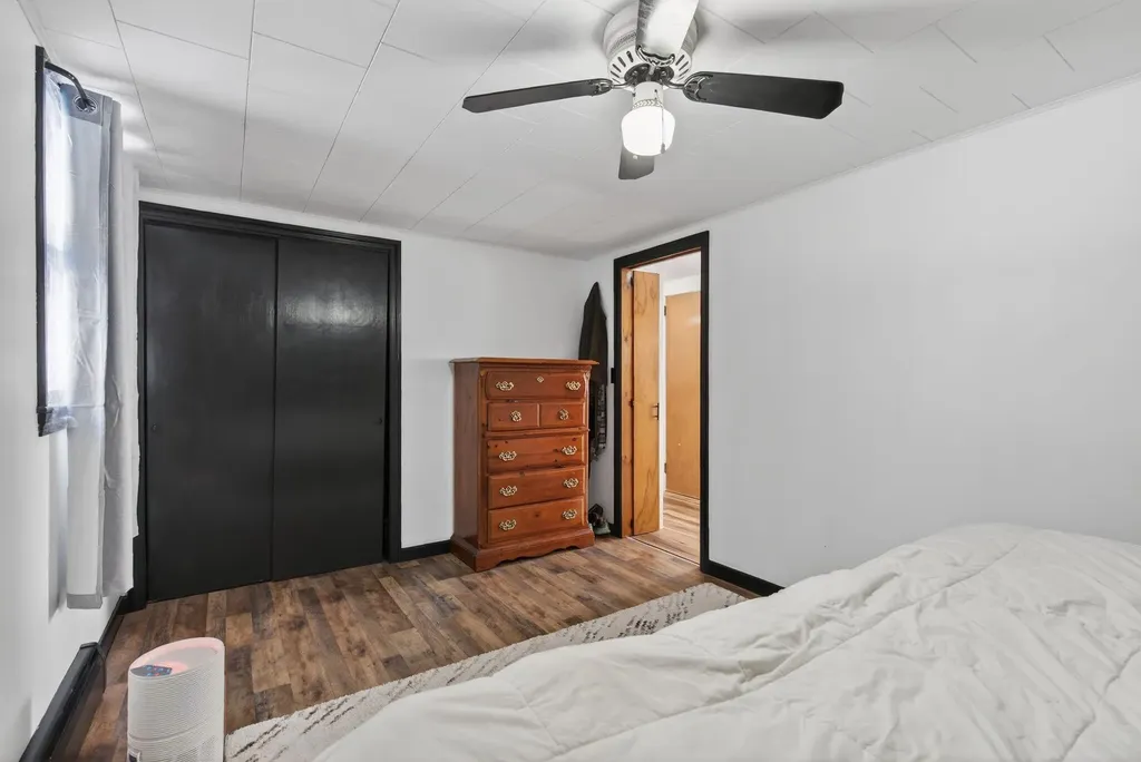 4 Thurlow Avenue Paris ME 04281