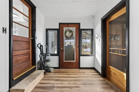 4 Thurlow Avenue Paris ME 04281