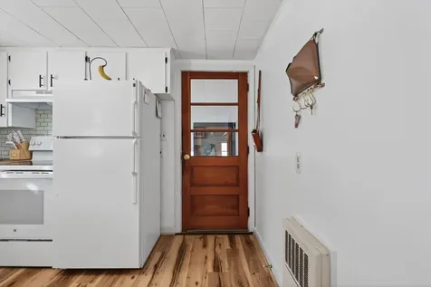 4 Thurlow Avenue Paris ME 04281