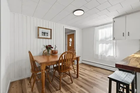 4 Thurlow Avenue Paris ME 04281
