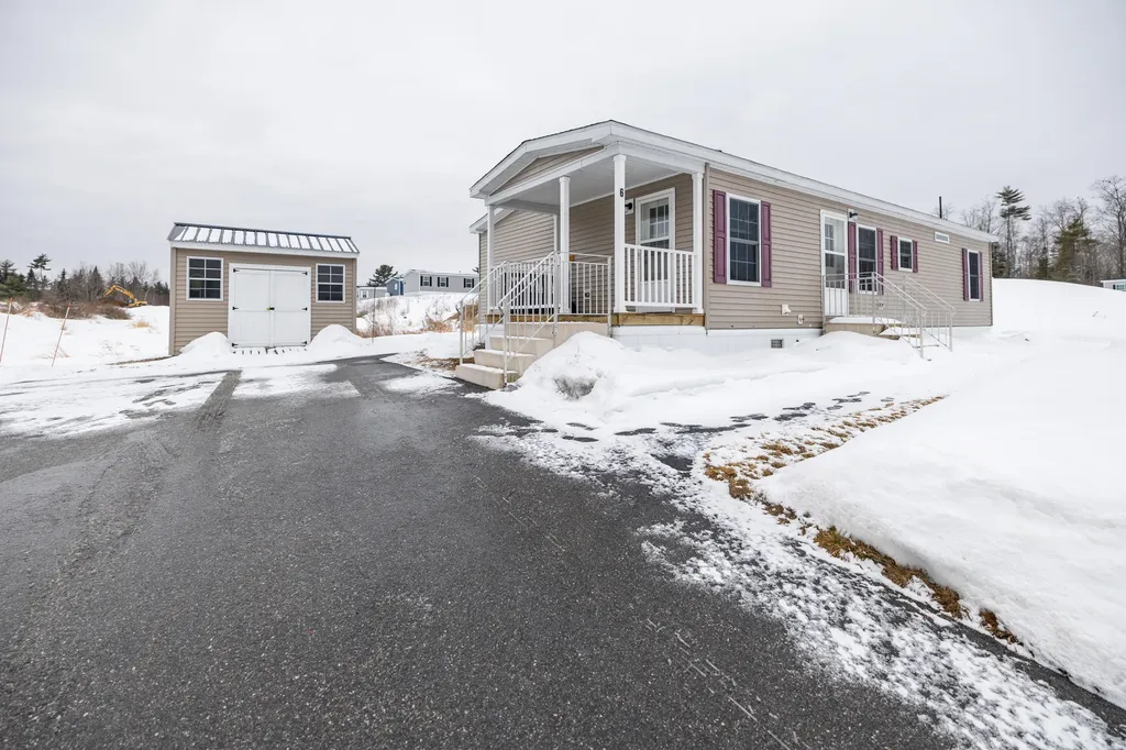 6 Williams Way Poland ME 04274