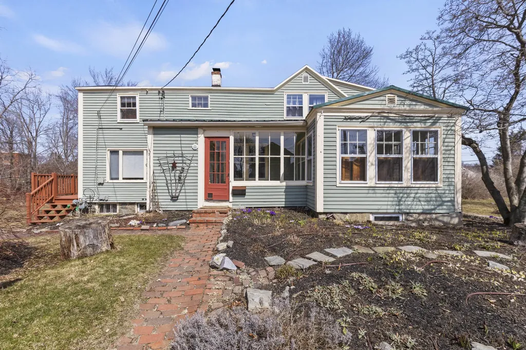 124 Ocean Avenue Portland ME 04103