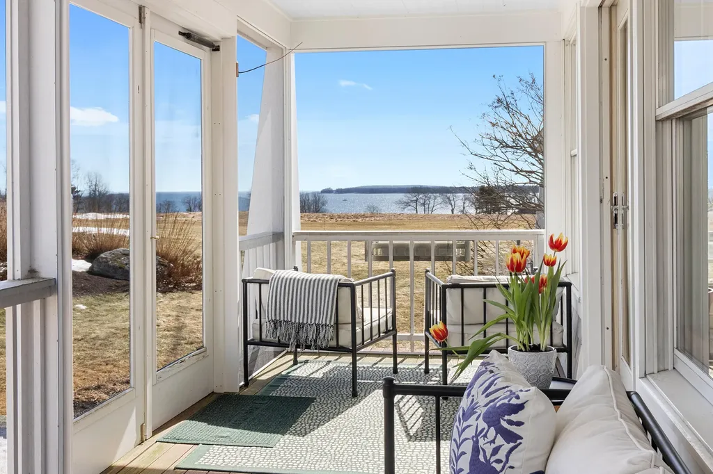 59 Village Way Rockport ME 04856
