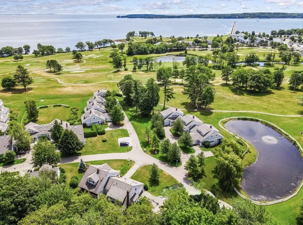 59 Village Way Rockport ME 04856