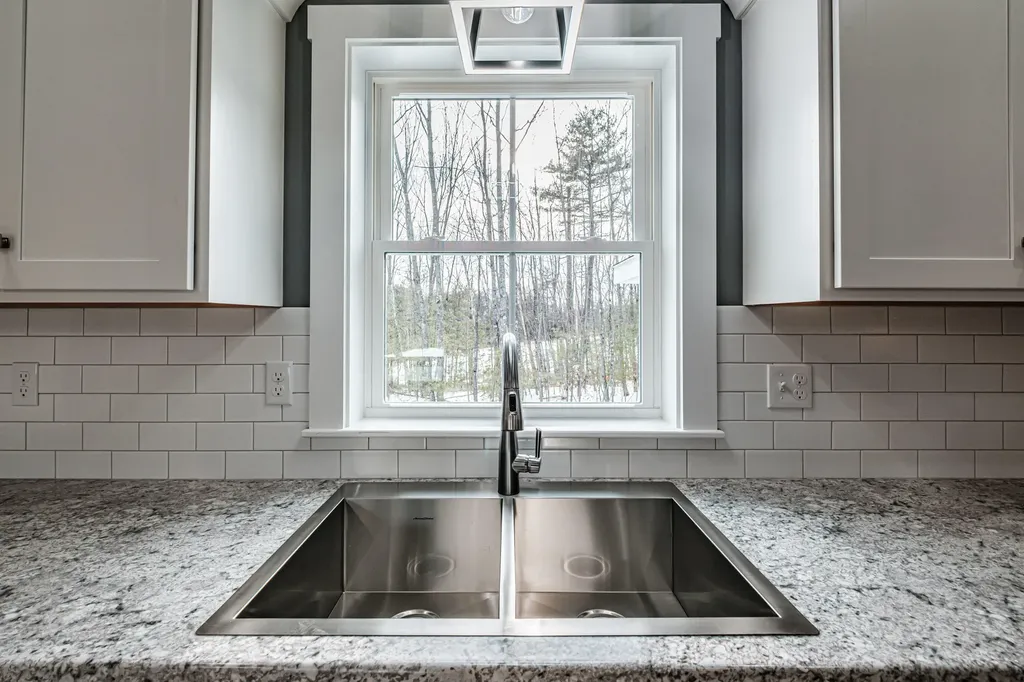 3 Lochview Drive Lewiston ME 04240