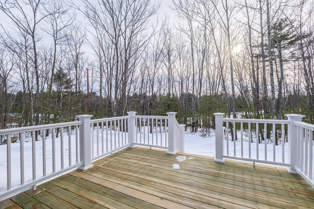 3 Lochview Drive Lewiston ME 04240