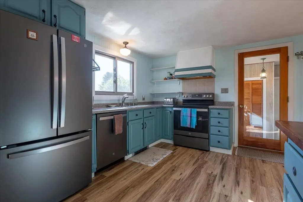 11 Sunnyfield Lane Warren ME 04864