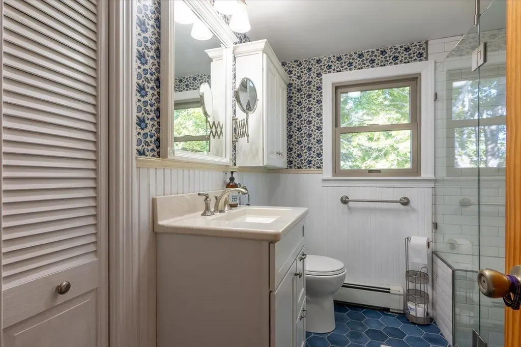 11 Sunnyfield Lane Warren ME 04864