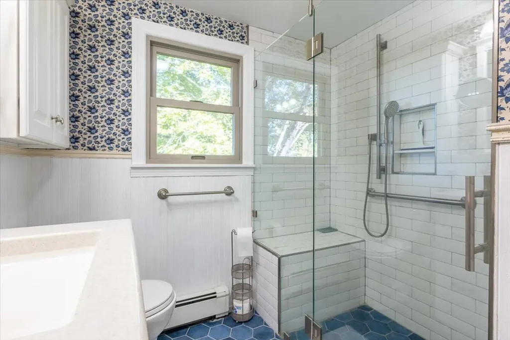 11 Sunnyfield Lane Warren ME 04864
