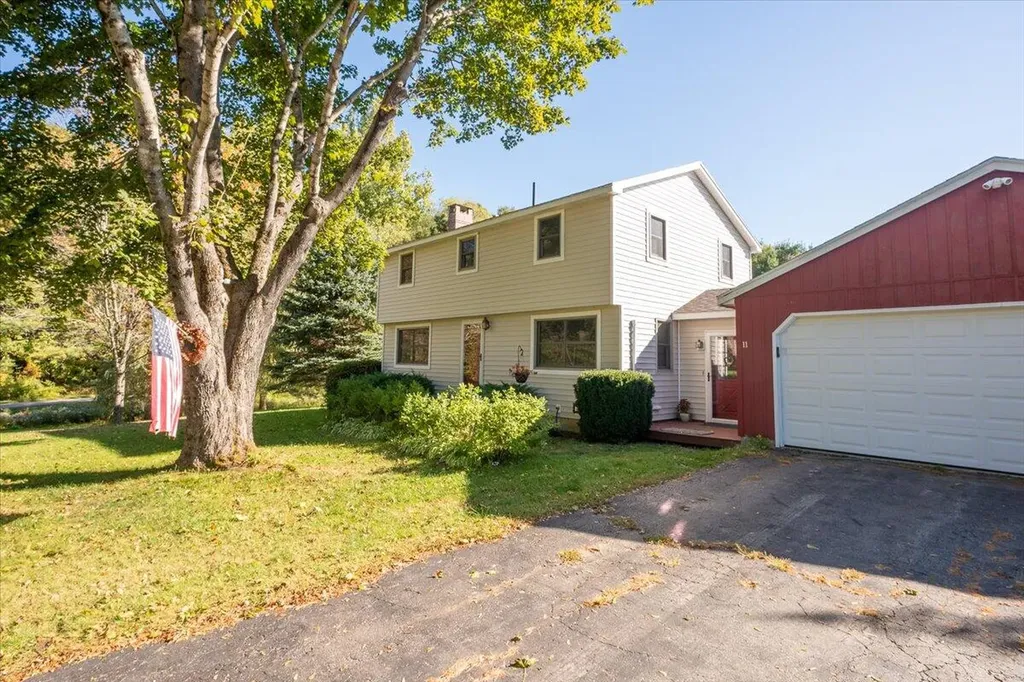 11 Sunnyfield Lane Warren ME 04864