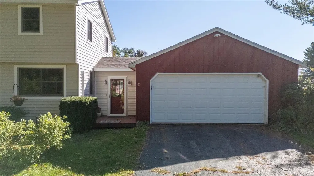 11 Sunnyfield Lane Warren ME 04864