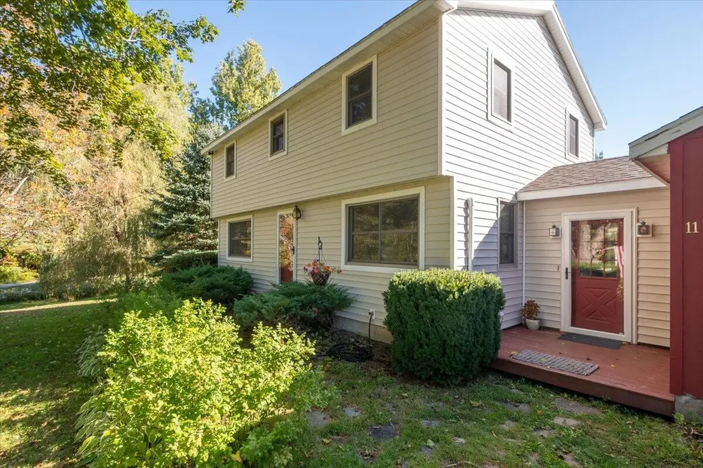 11 Sunnyfield Lane Warren ME 04864