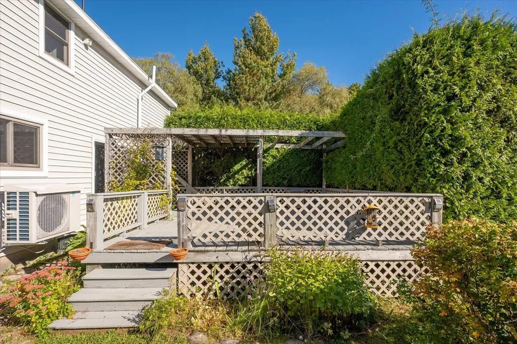 11 Sunnyfield Lane Warren ME 04864
