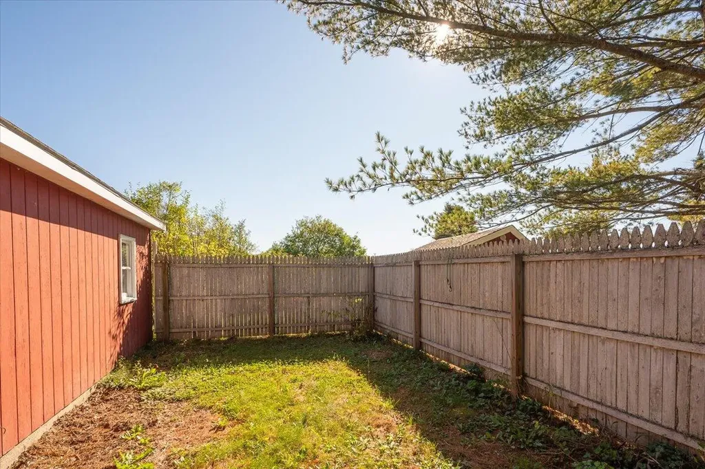 11 Sunnyfield Lane Warren ME 04864