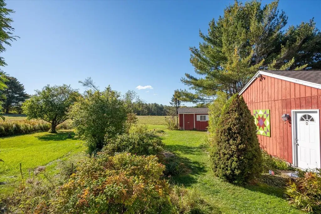 11 Sunnyfield Lane Warren ME 04864