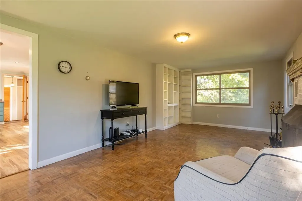 11 Sunnyfield Lane Warren ME 04864