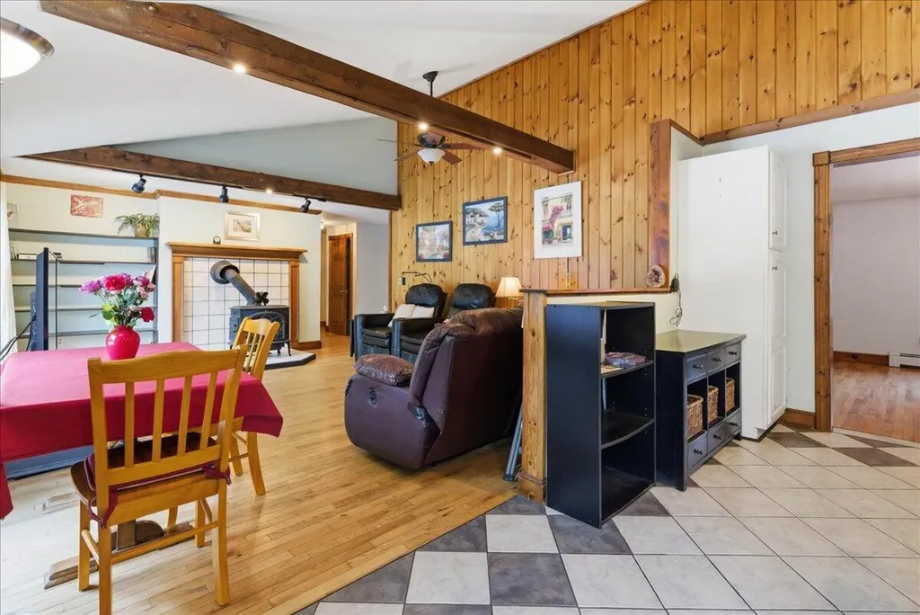 376 Main Street Wayne ME 04284