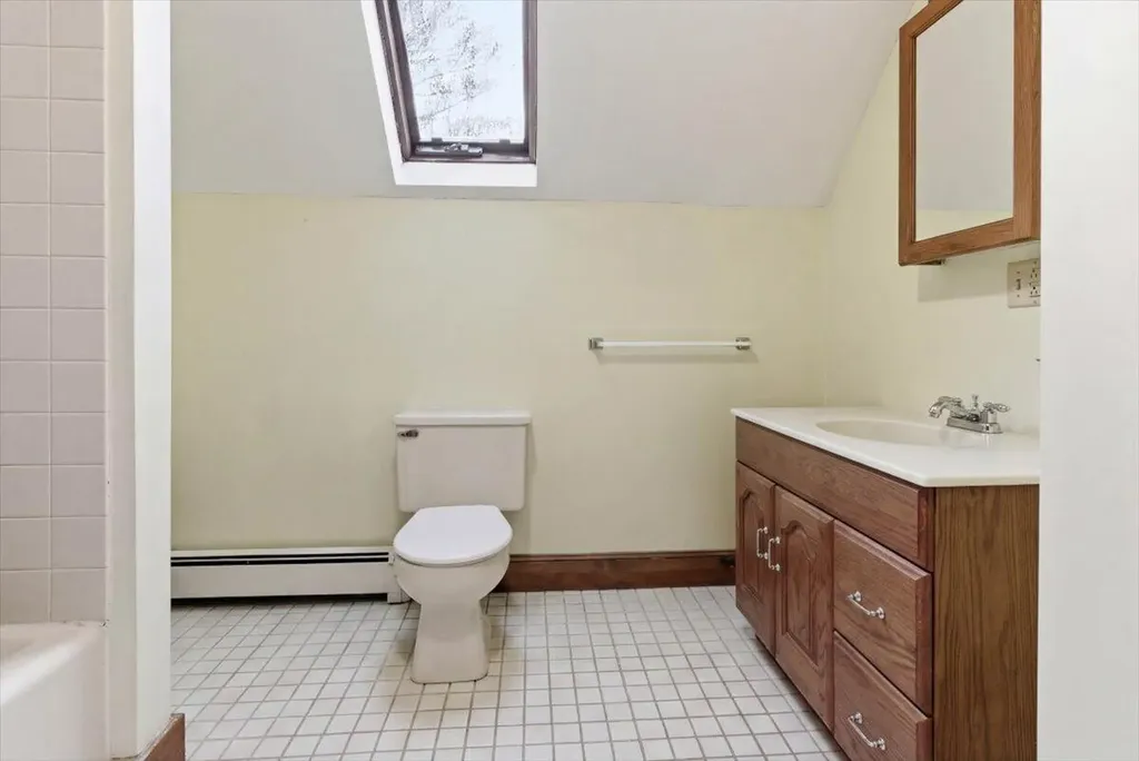 376 Main Street Wayne ME 04284