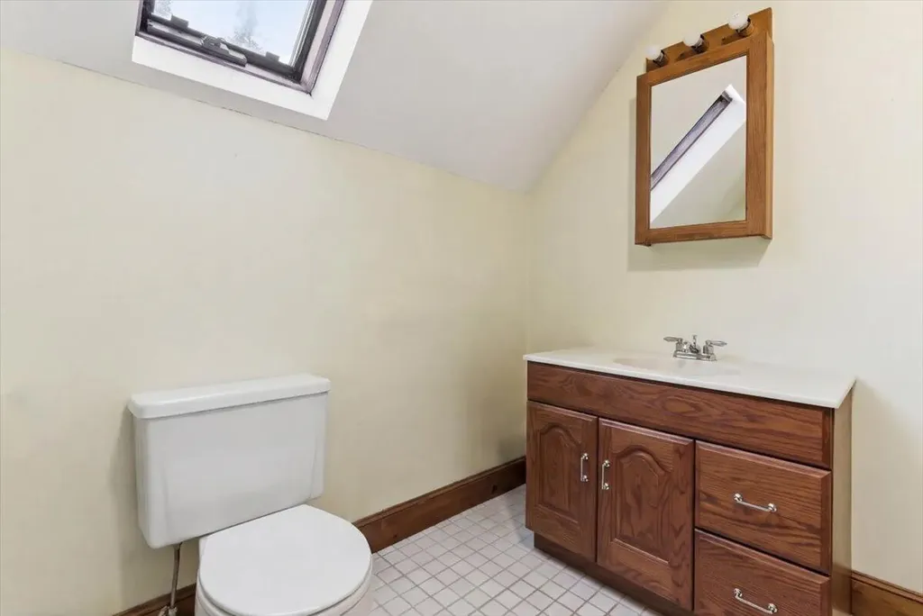 376 Main Street Wayne ME 04284