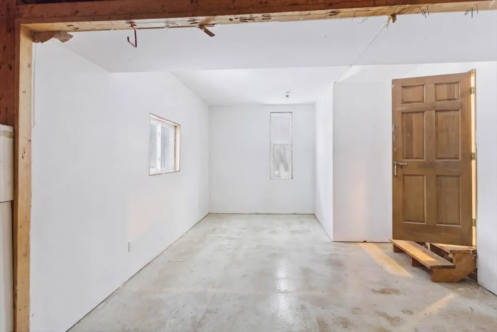 376 Main Street Wayne ME 04284