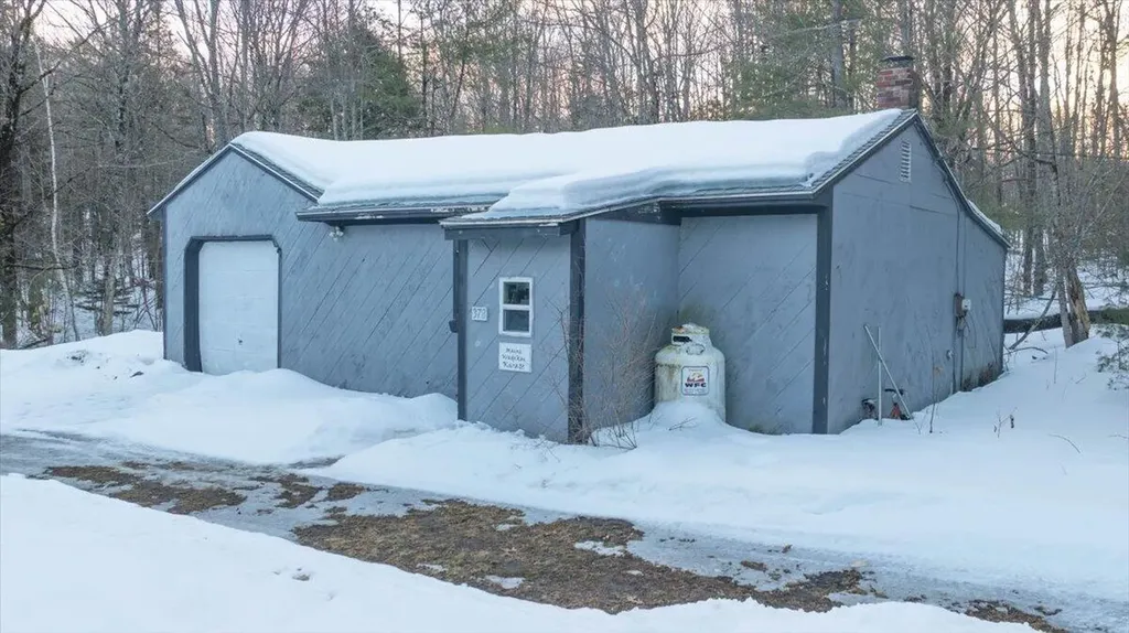 376 Main Street Wayne ME 04284