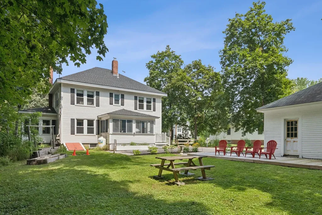 14 Yarmouth Road Gray ME 04039