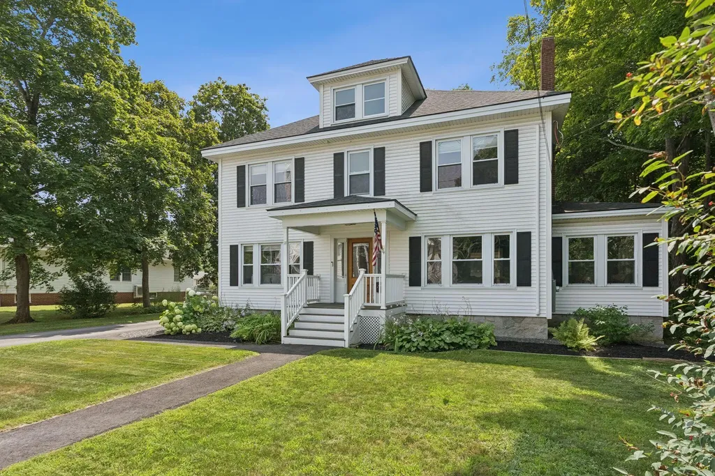 14 Yarmouth Road Gray ME 04039