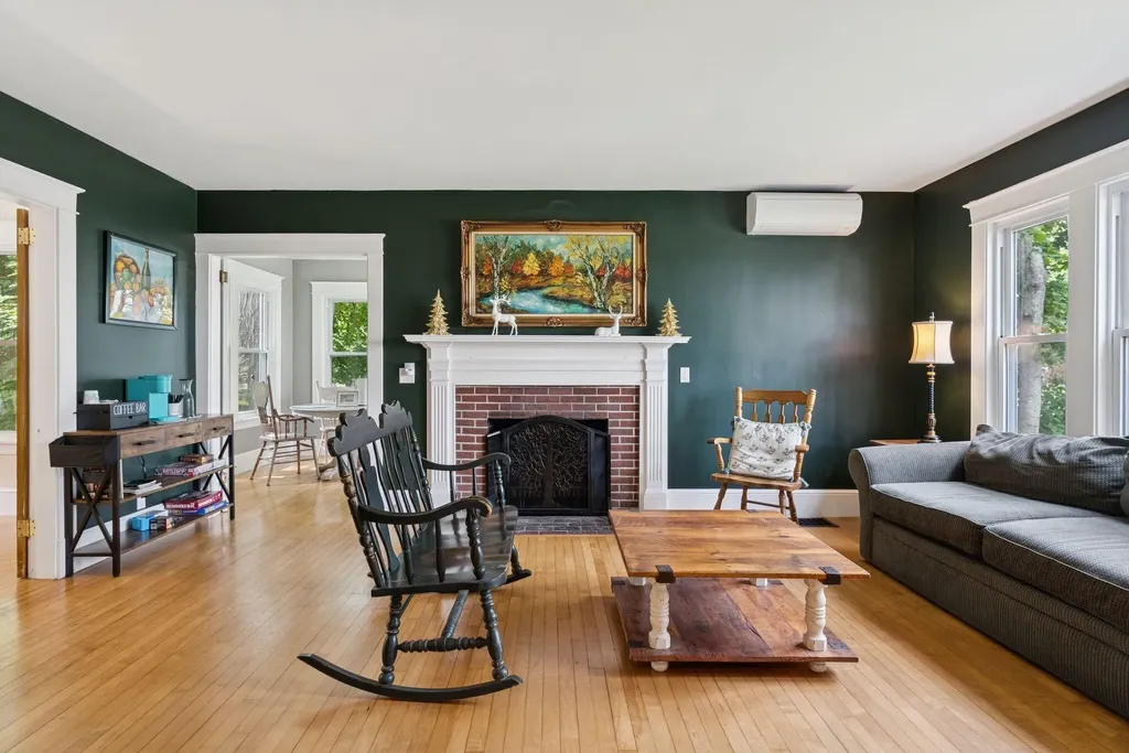 14 Yarmouth Road Gray ME 04039